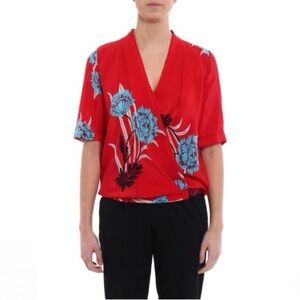 DIANE VON FURSTENBERG 100% SILK FARLI CROSS-OVER BLOUSE RED FLORAL TOP SIZE 6